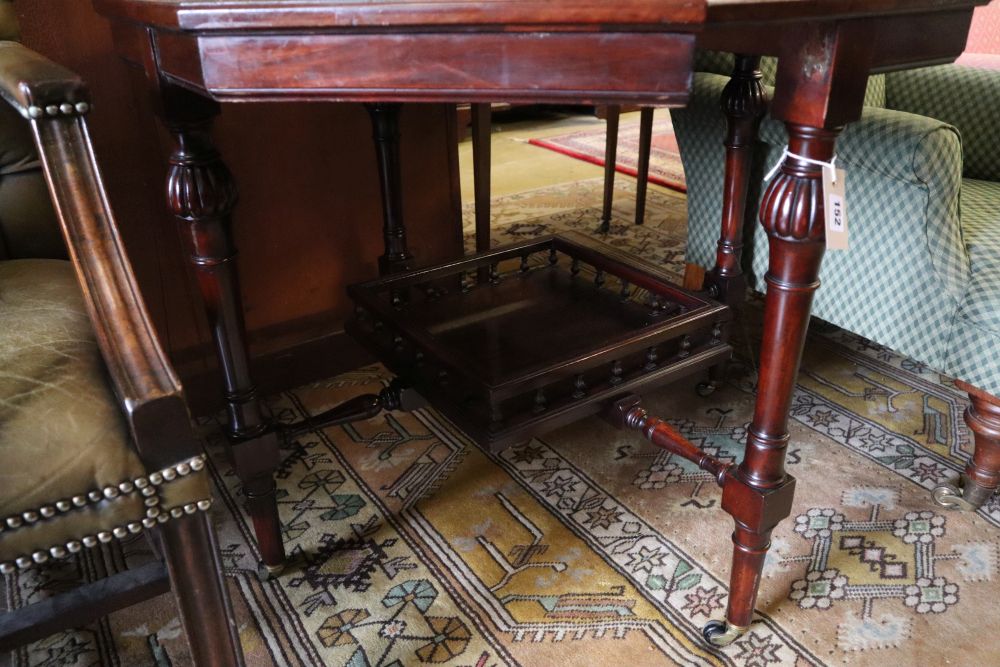 An Edwardian satinwood banded octagonal mahogany centre table, width 91cm depth 73cm